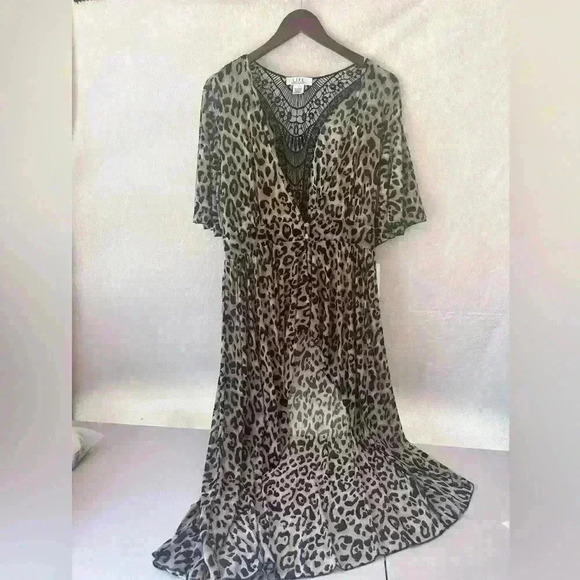 L.I.F.E. Dresses & Skirts - L.I.F.E. Leopard print Sheer Kimono coverup Women's L Retro Cottagecore Beach